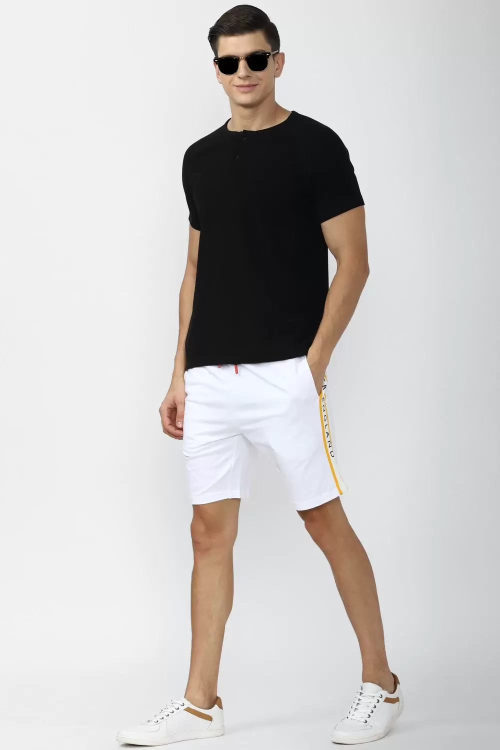 Peter England  Men White Solid Regular Fit Casual Shorts