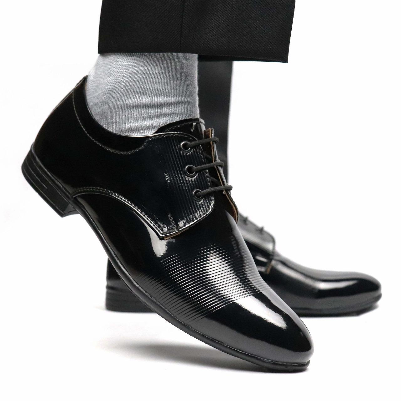 Zapatoes Leather Hand Crafted Black Formal Brogue