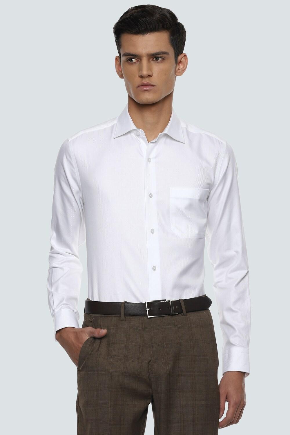 Men White Classic Fit Solid Full Sleeves Formal Shirt